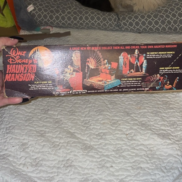 Vintage Walt Disney Haunted Mansion “Play It Again, Sam” Model Kit- as is - Picture 7 of 15